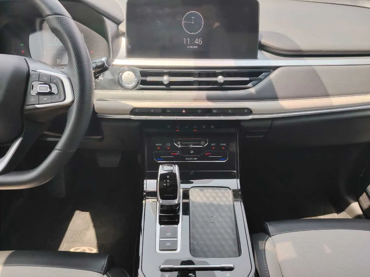 Car image 18