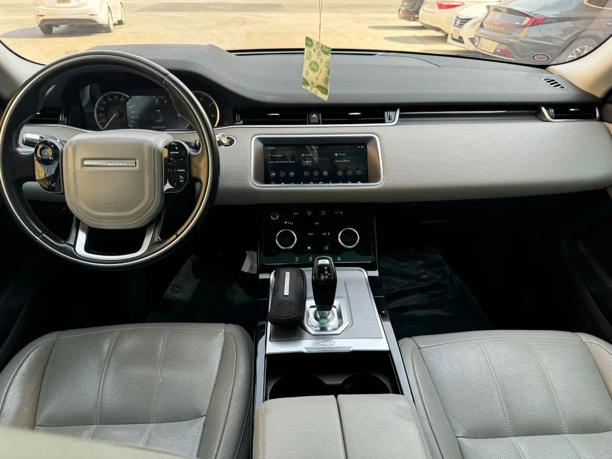 Car image 16