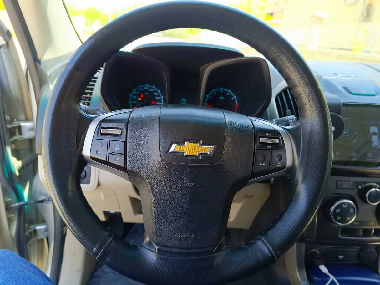 Car image 24
