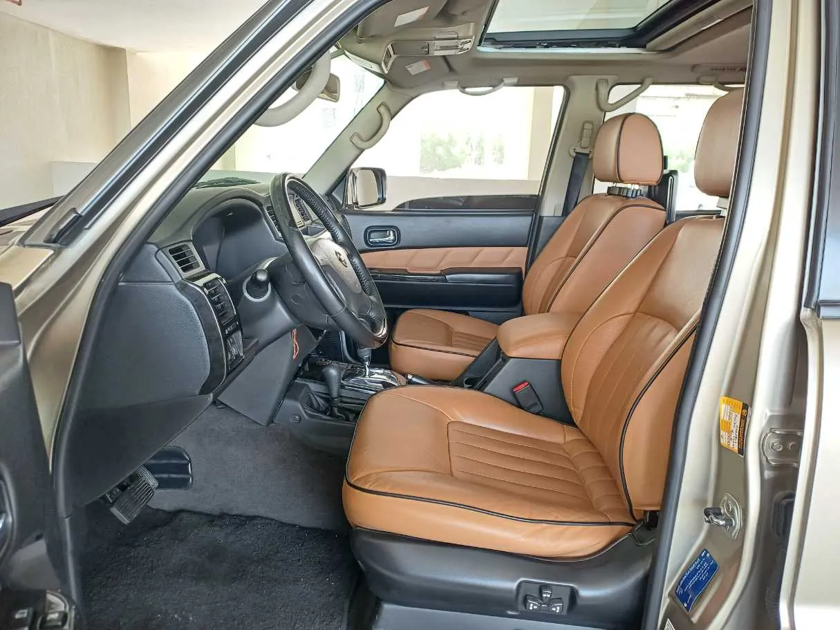 Car image 12