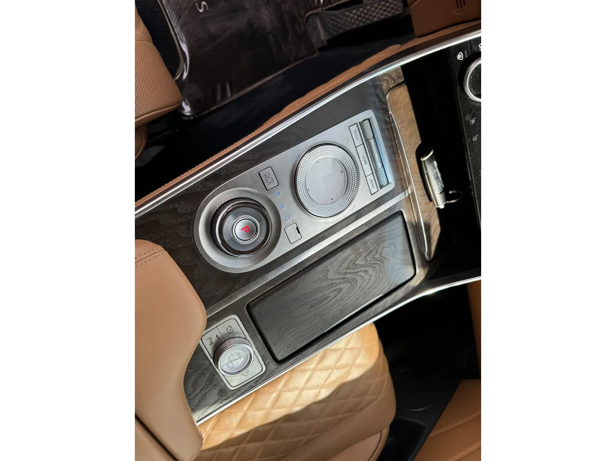 Car image 23