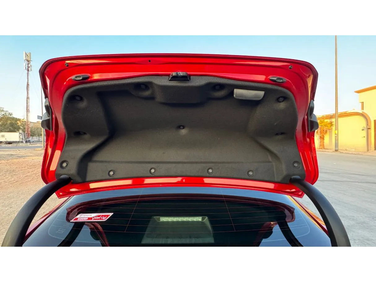 Car image 20