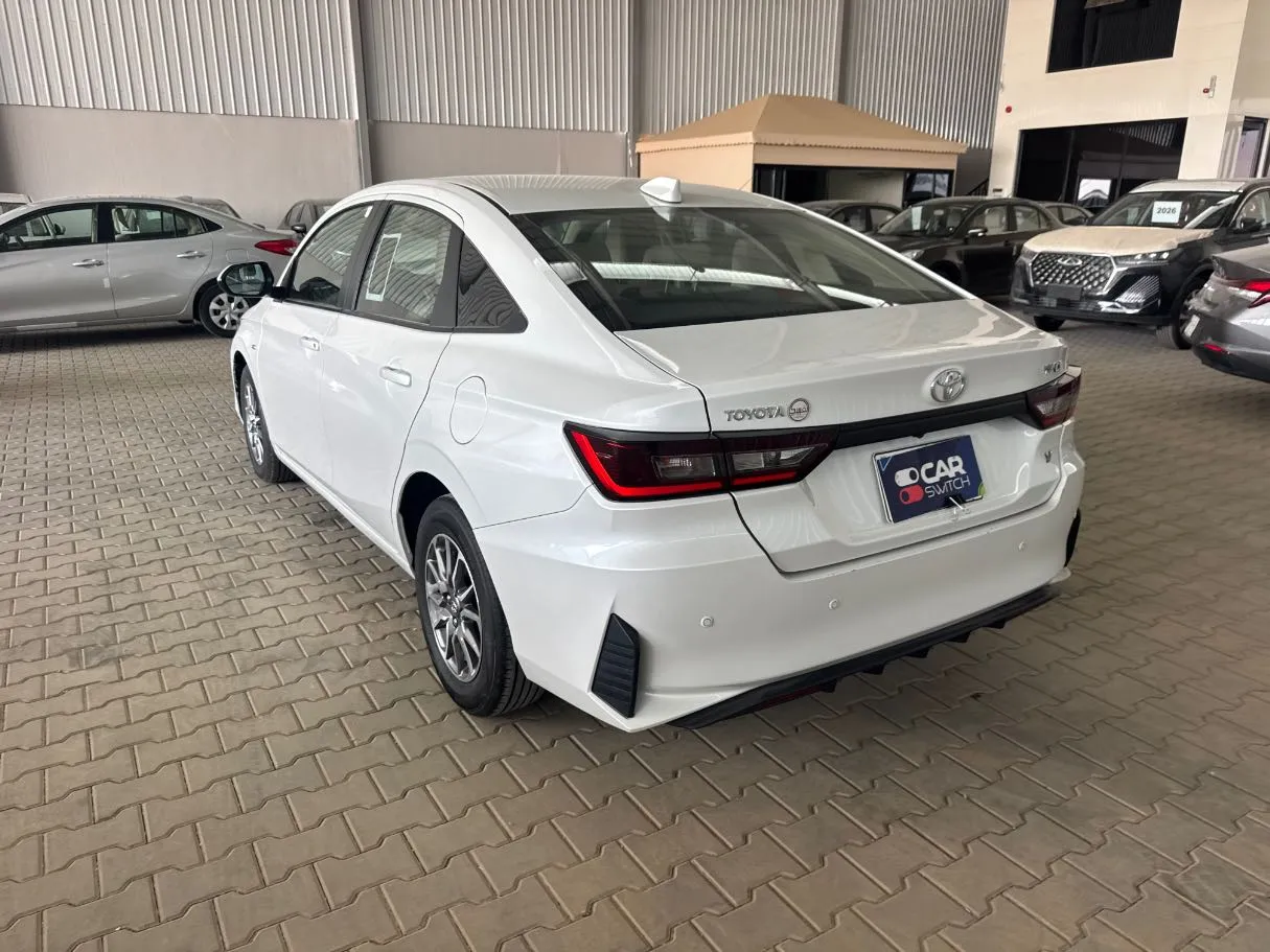 Car image 7