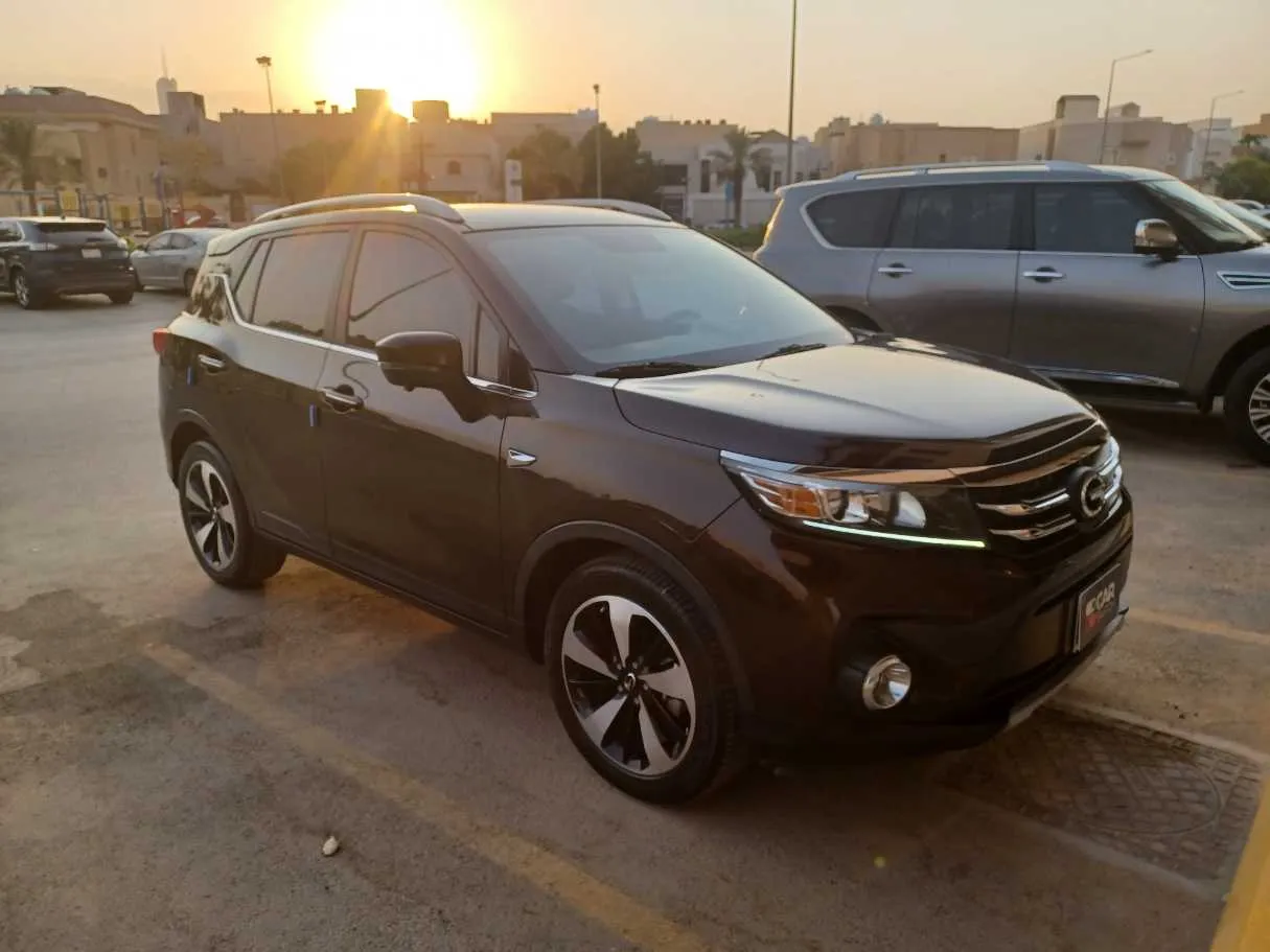 Car image 3