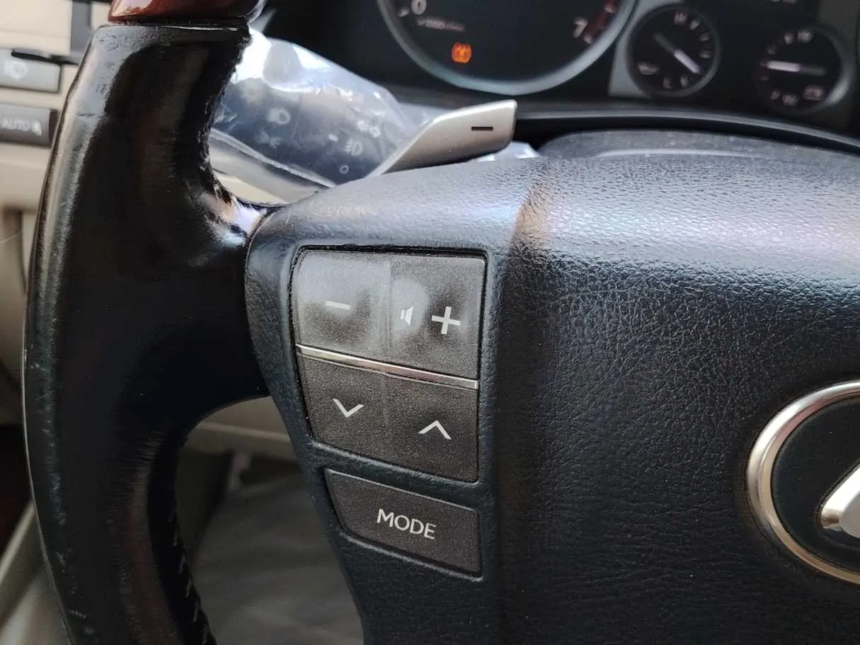 Car image 29