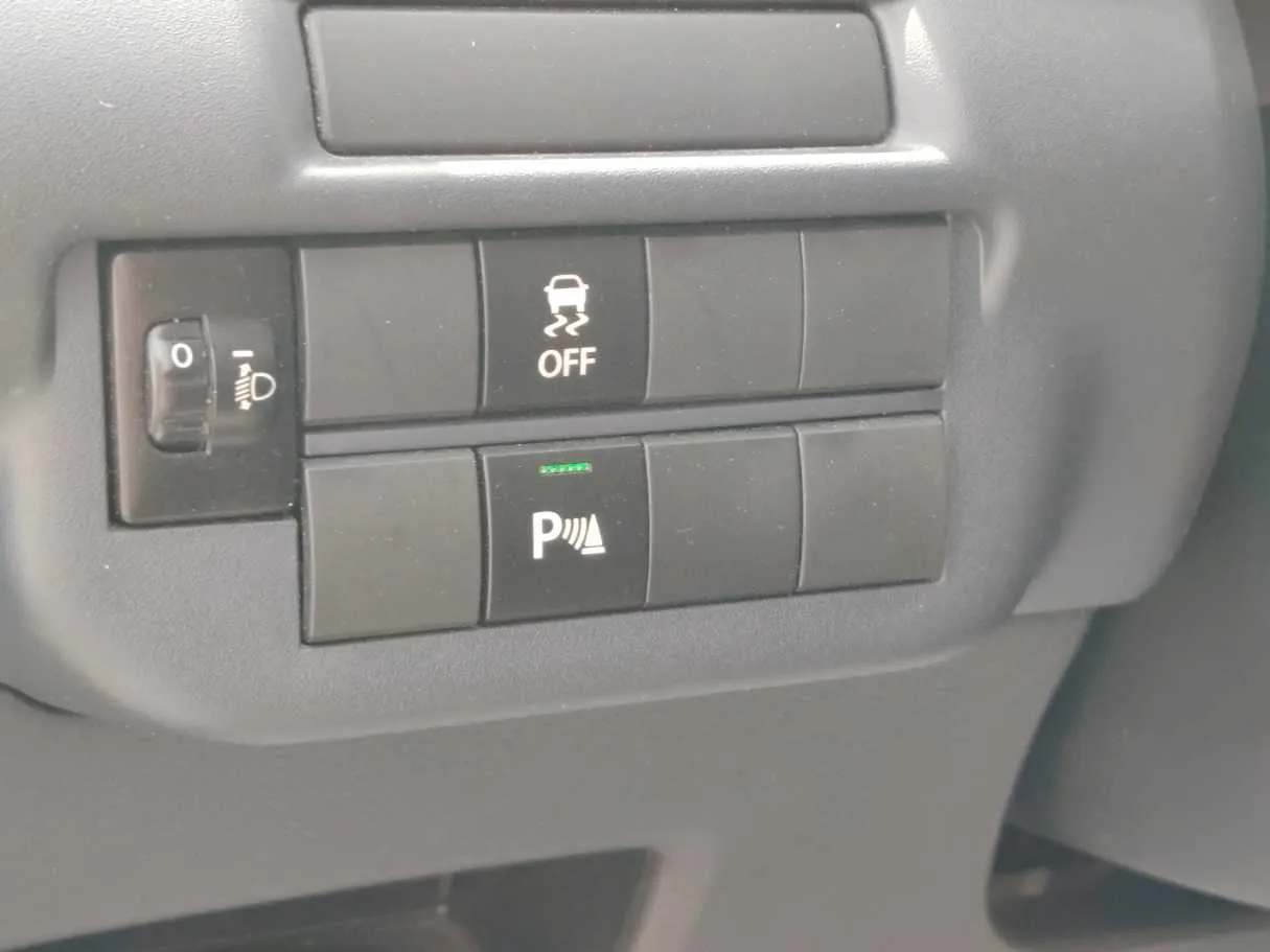 Car image 27