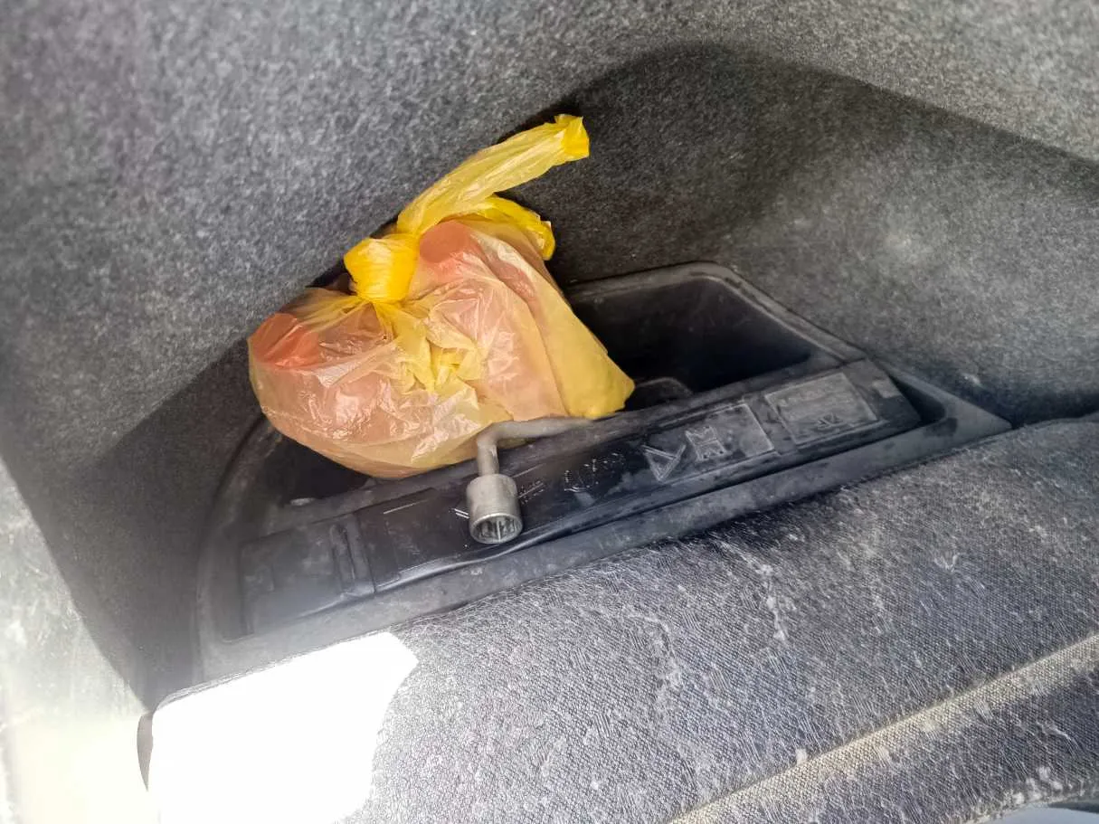 Car image 36
