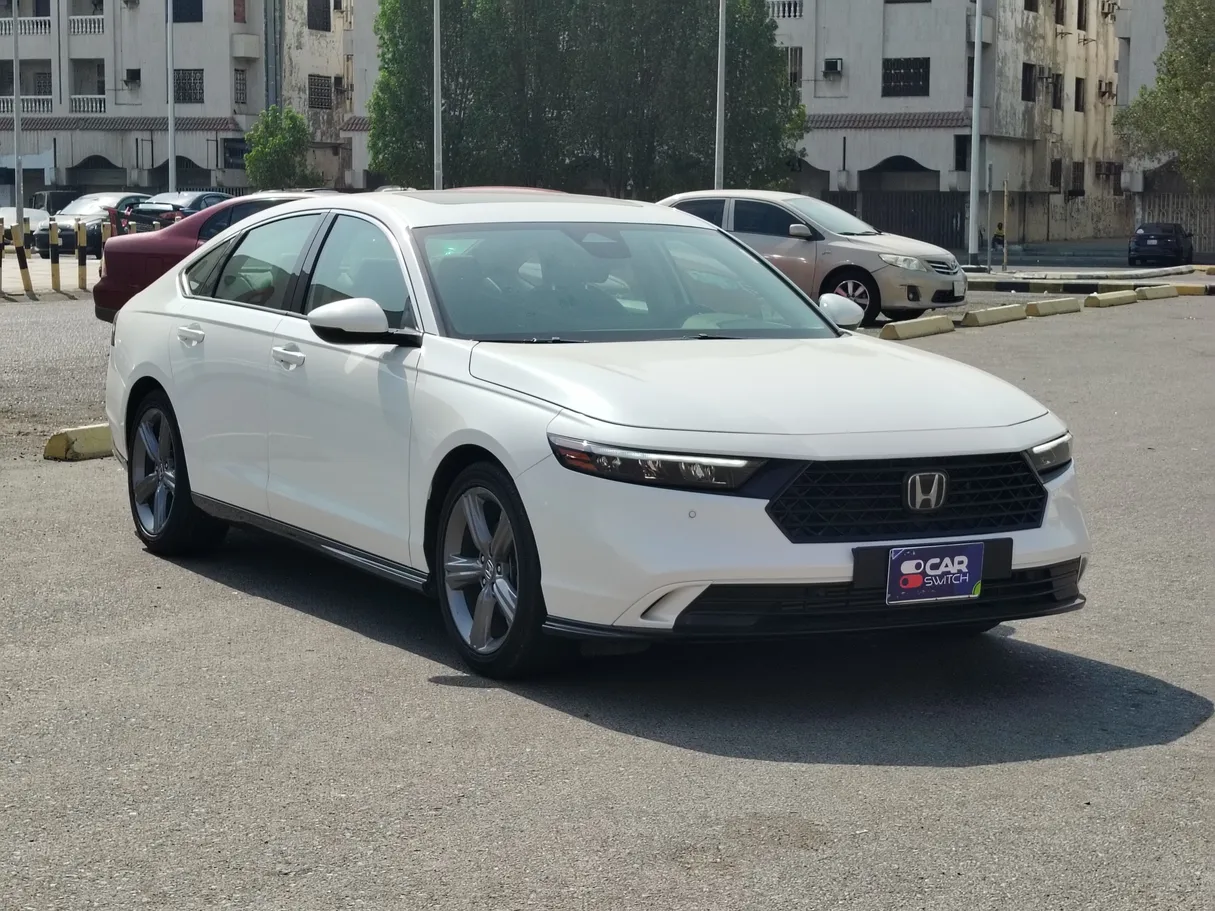 Car image 3