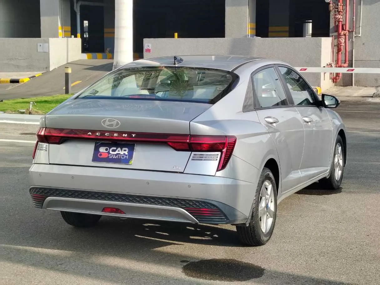 Car image 5
