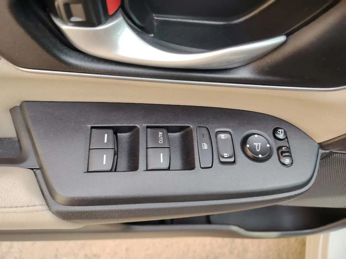 Car image 43