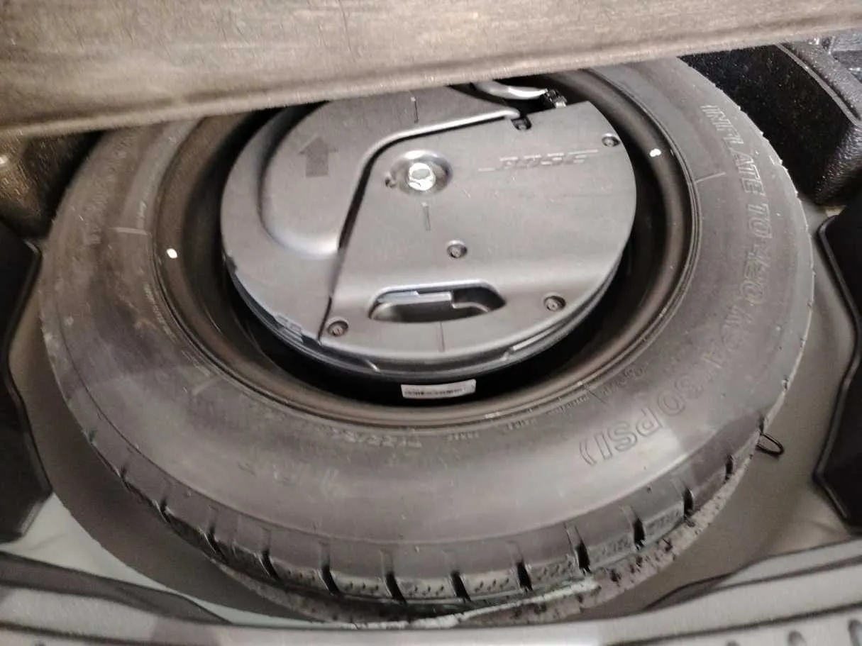 Car image 48