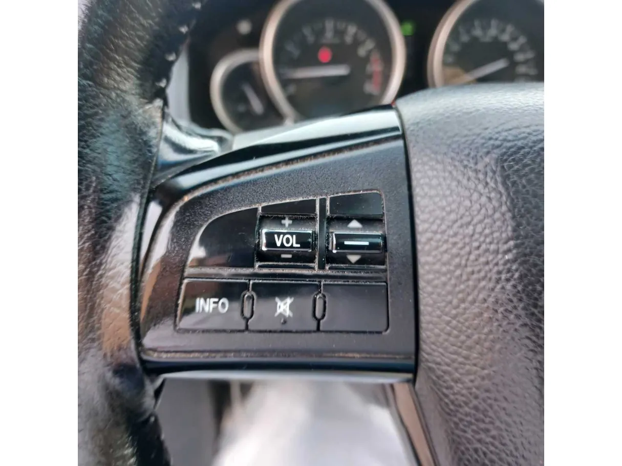 Car image 30