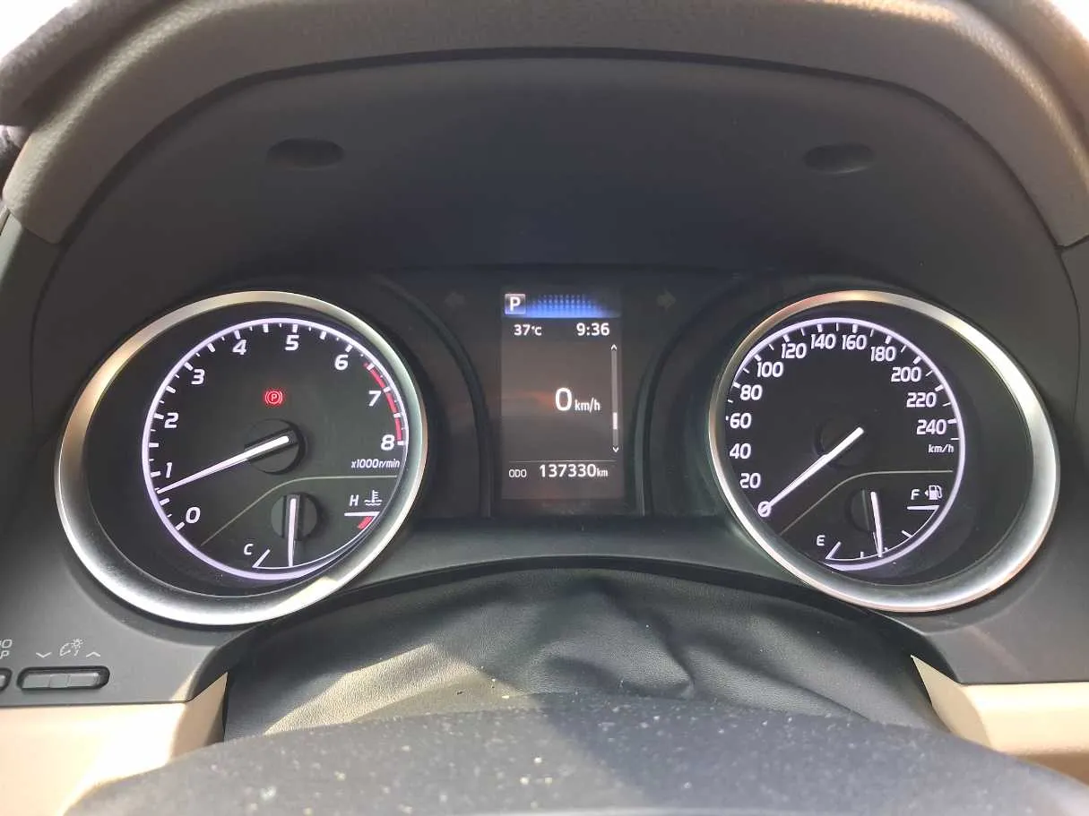 Car image 19