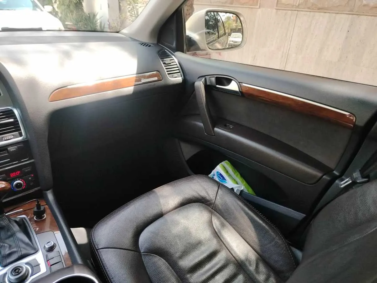 Car image 22