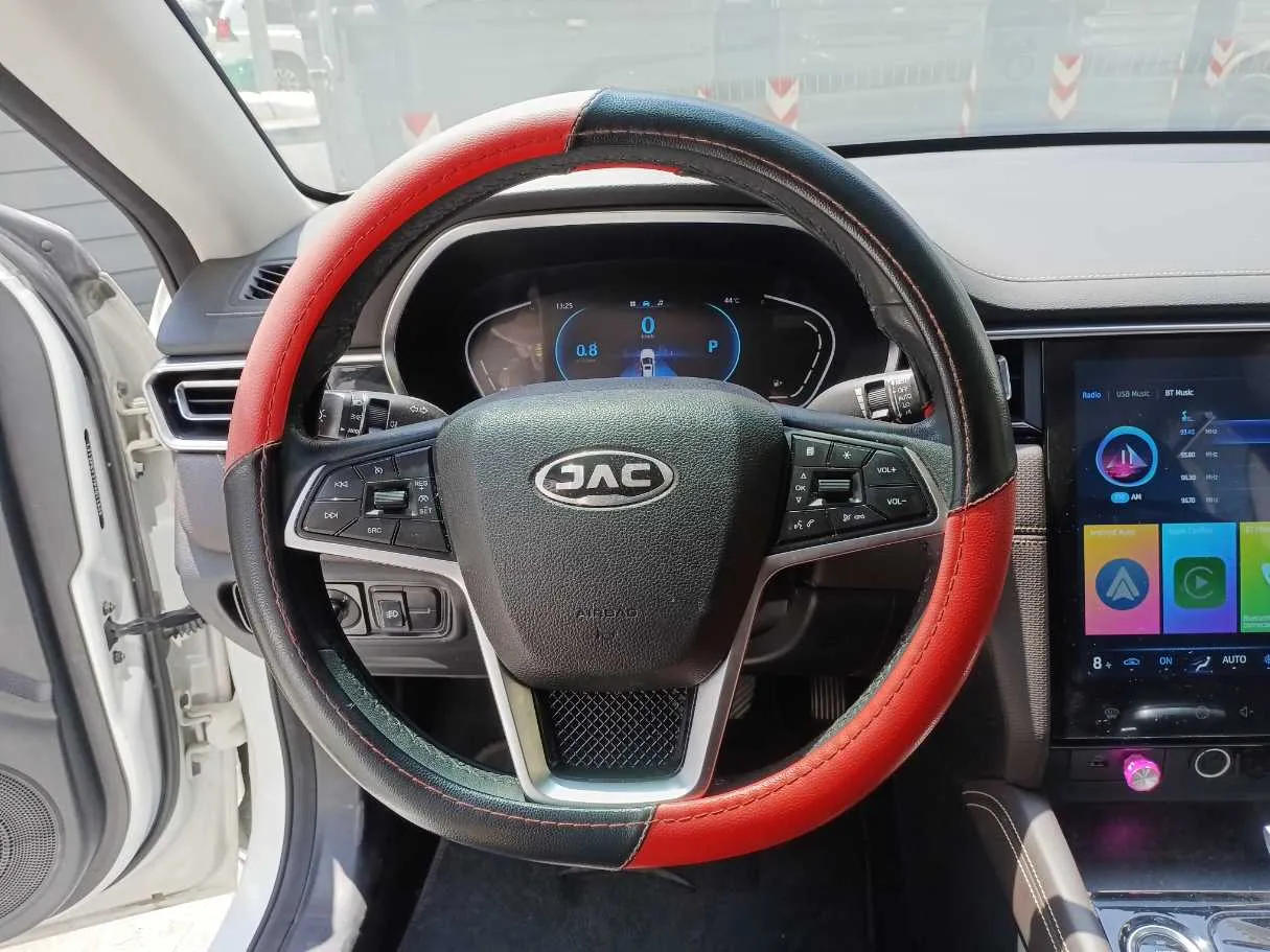 Car image 17