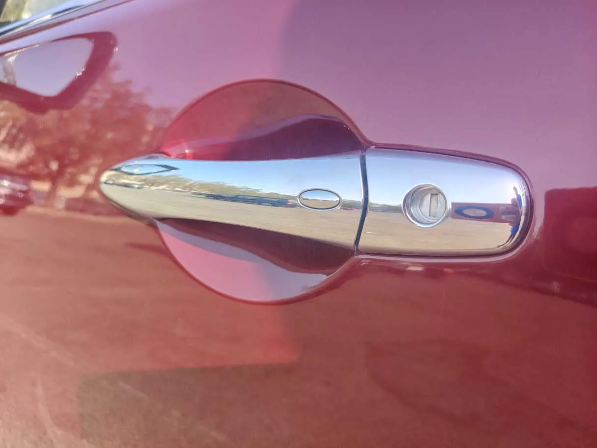 Car image 30