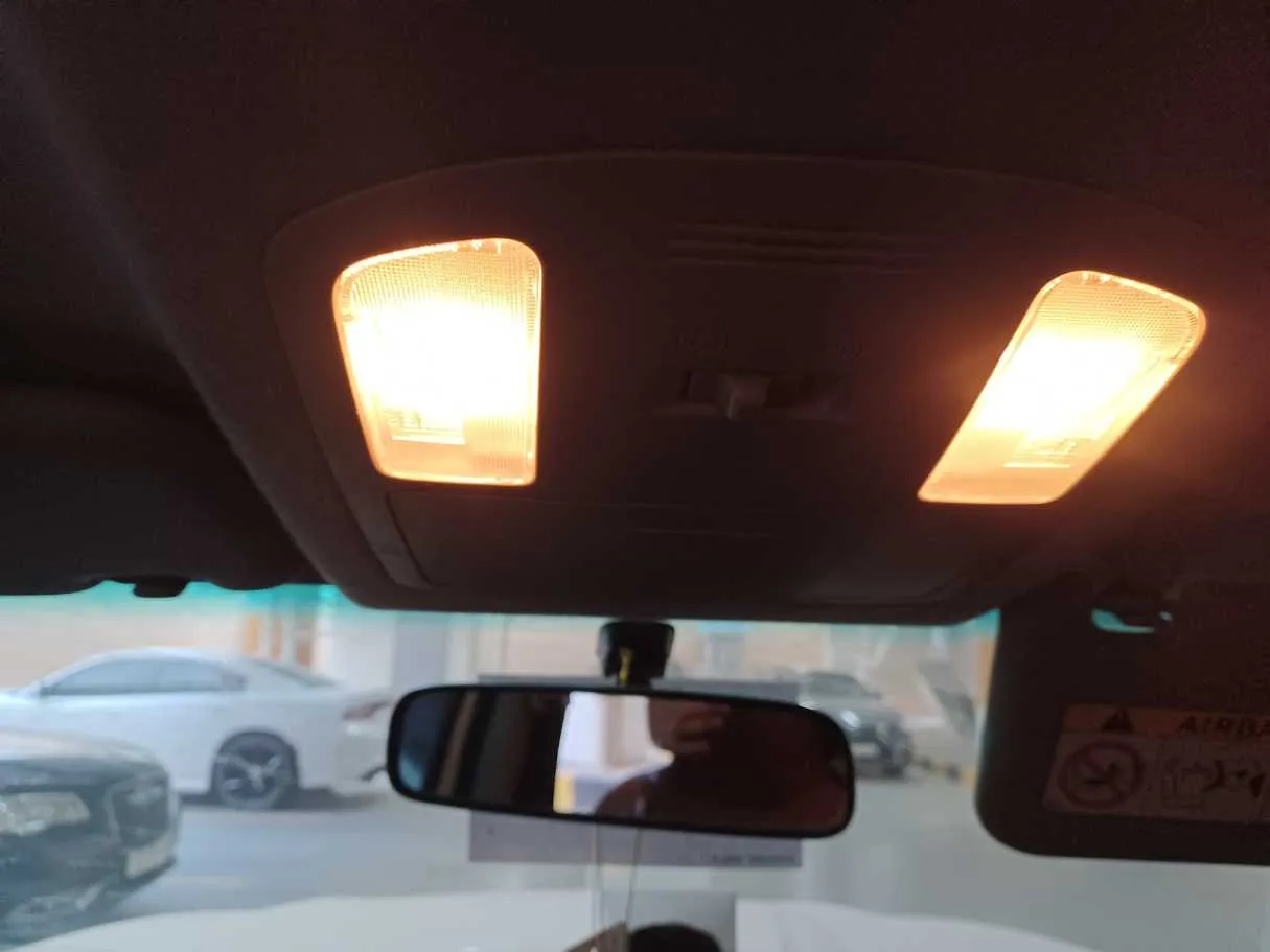 Car image 20
