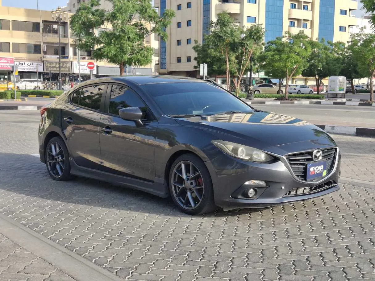 Car image 3
