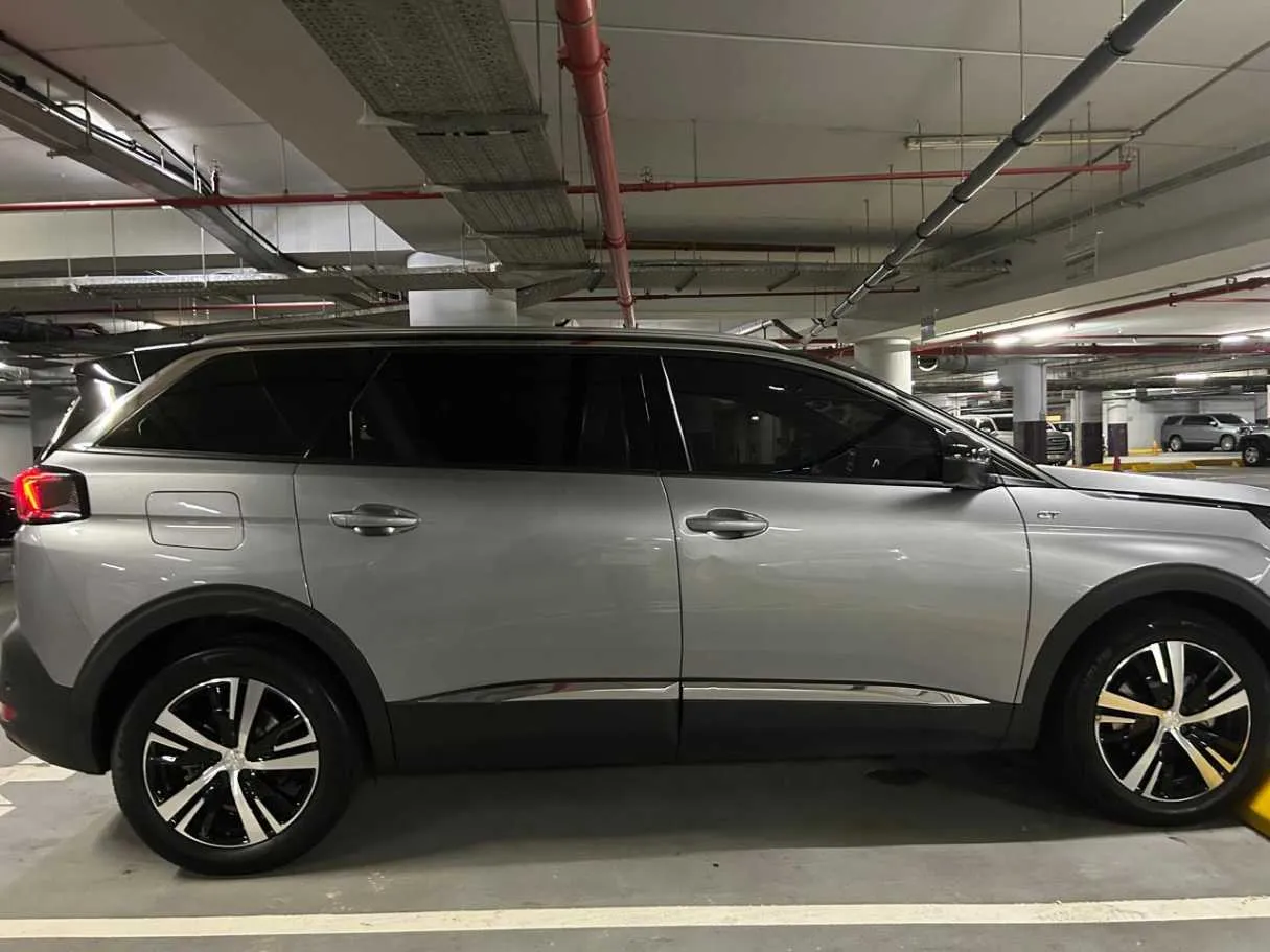 Car image 7