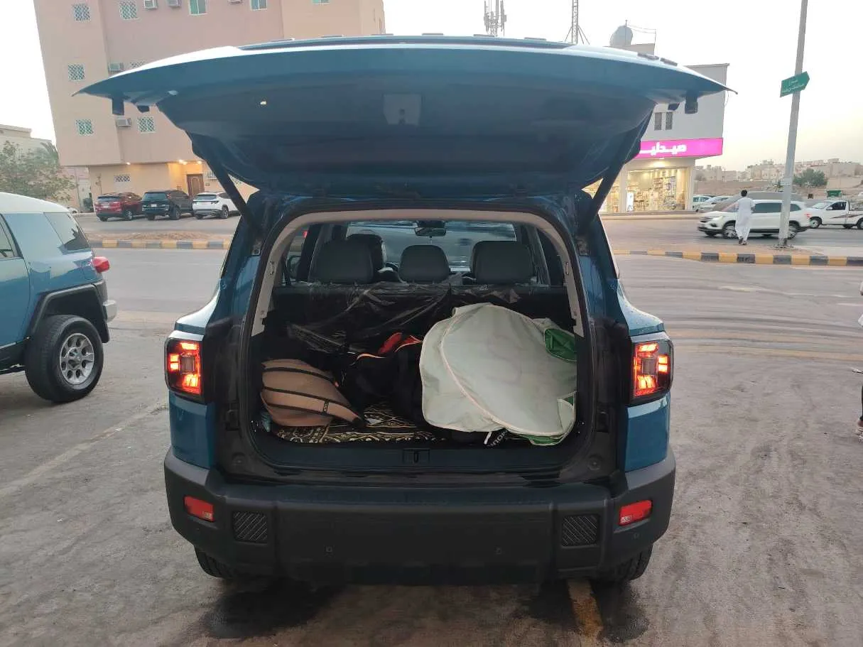Car image 25