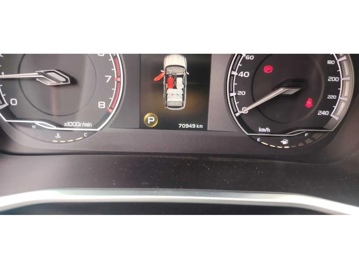 Car image 19