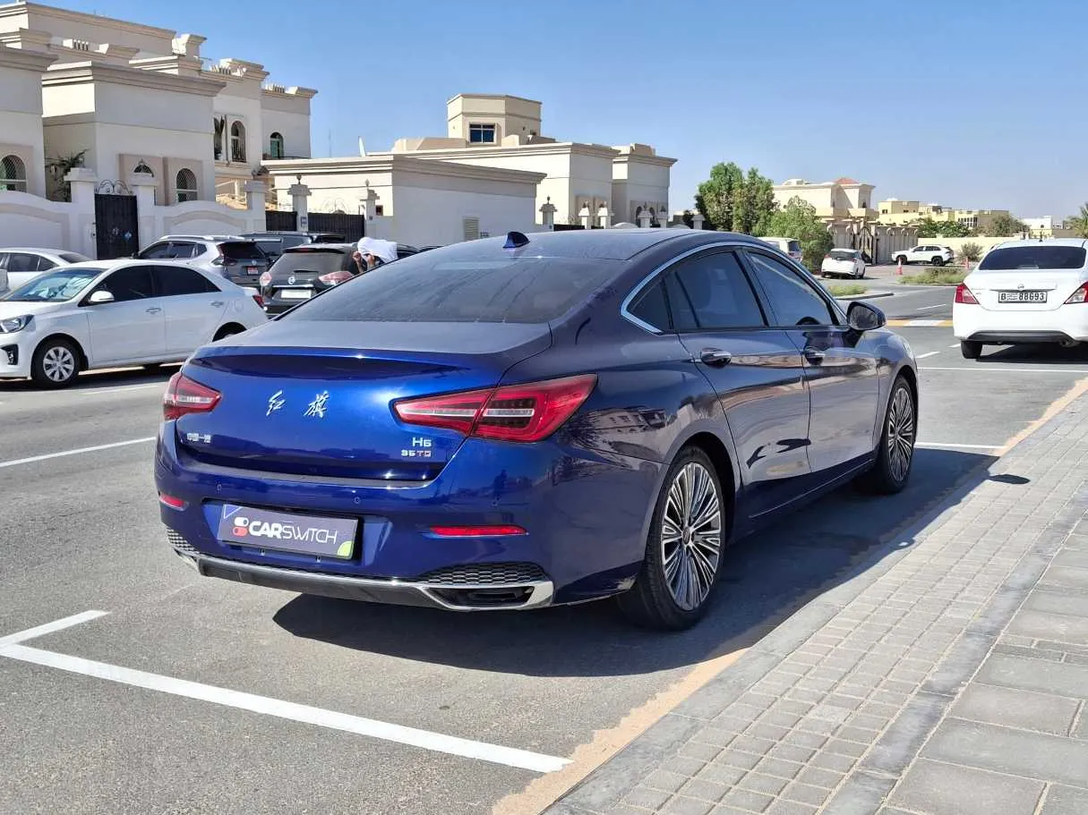 Car image 5