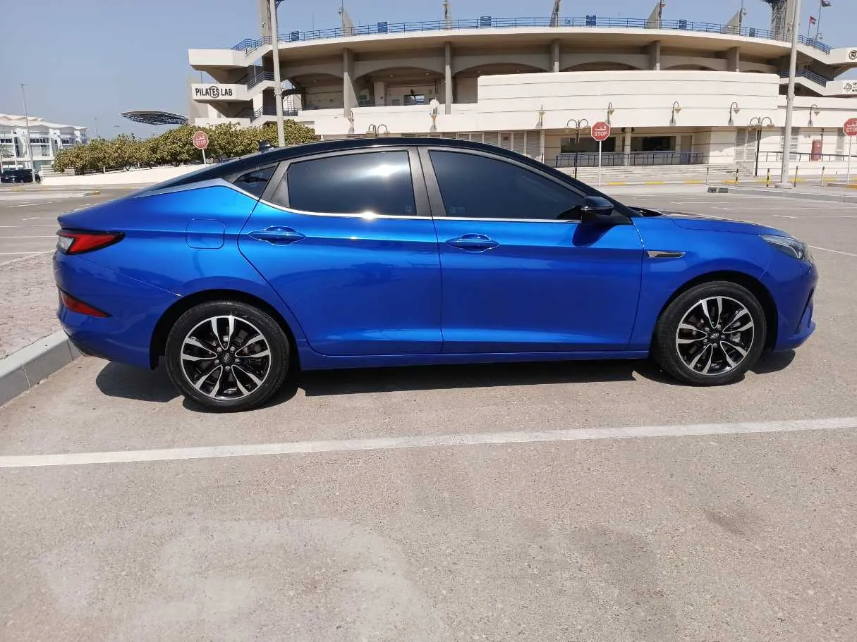 Car image 8