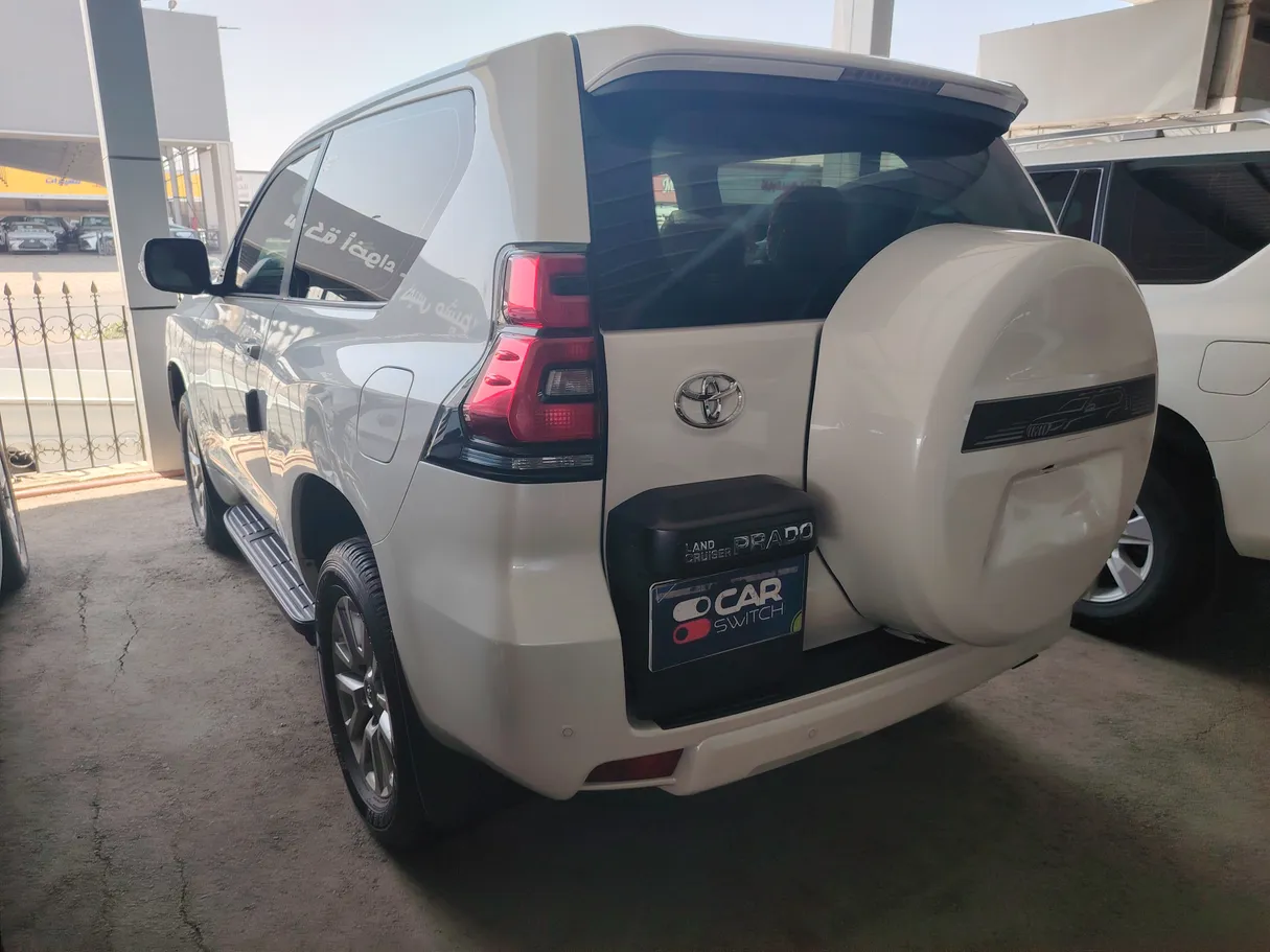 Car image 7