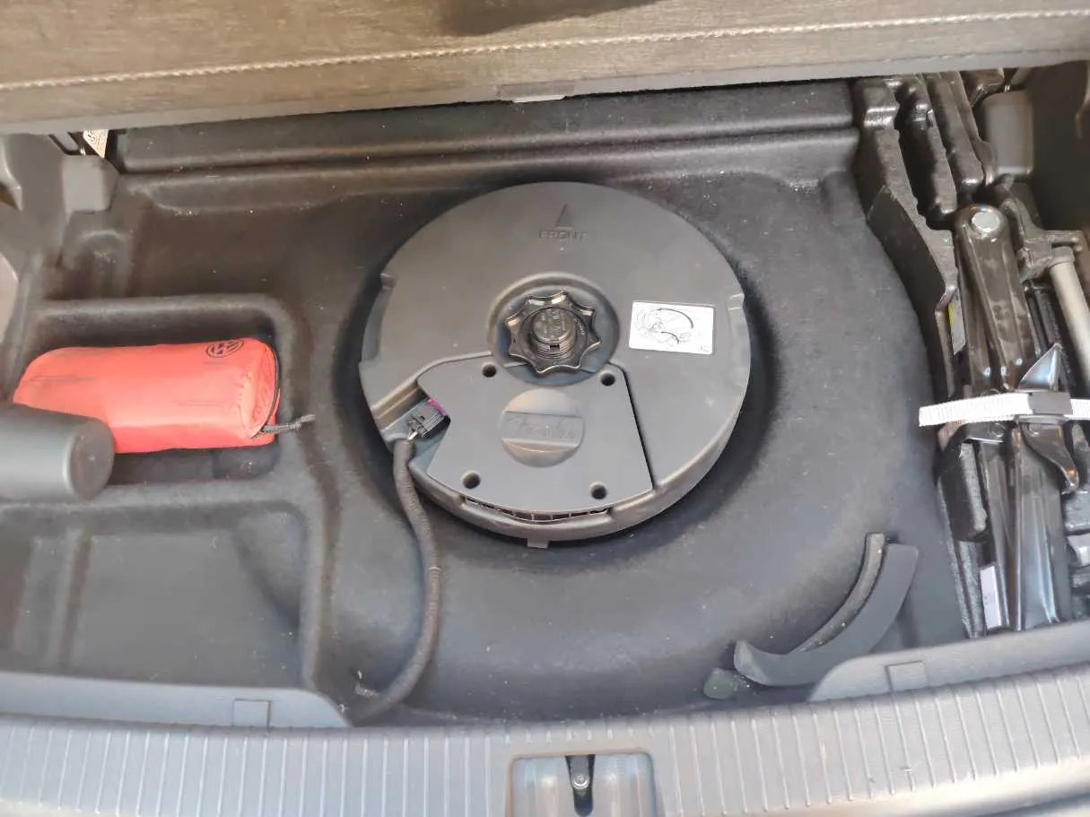 Car image 34
