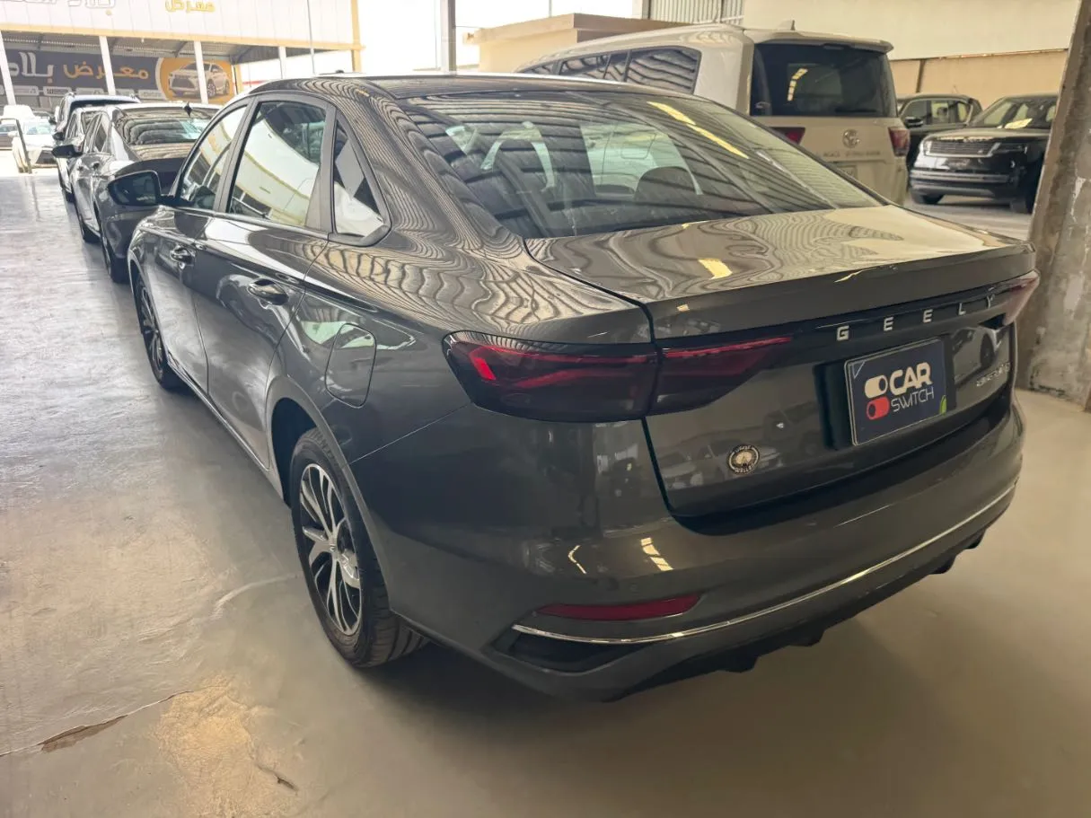 Car image 6
