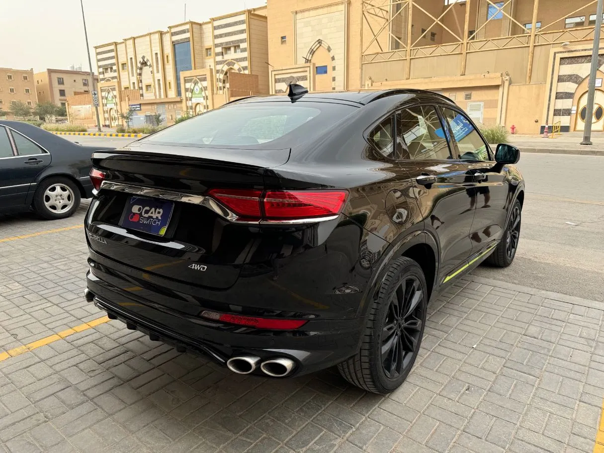Car image 5