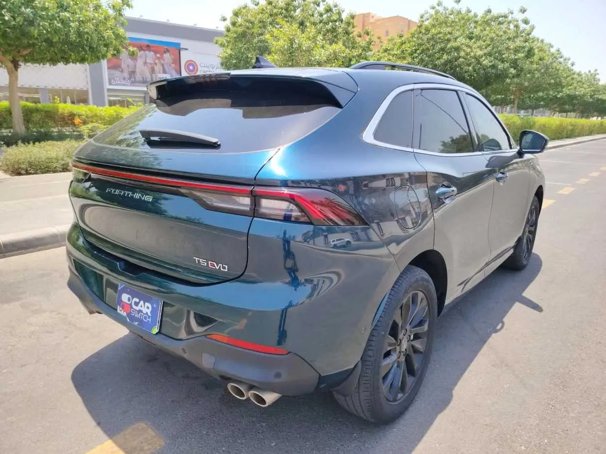Car image 5