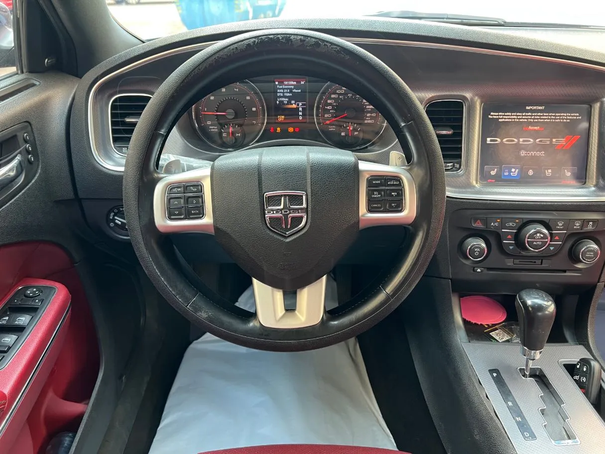 Car image 18
