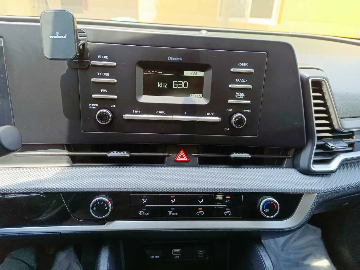 Car image 21