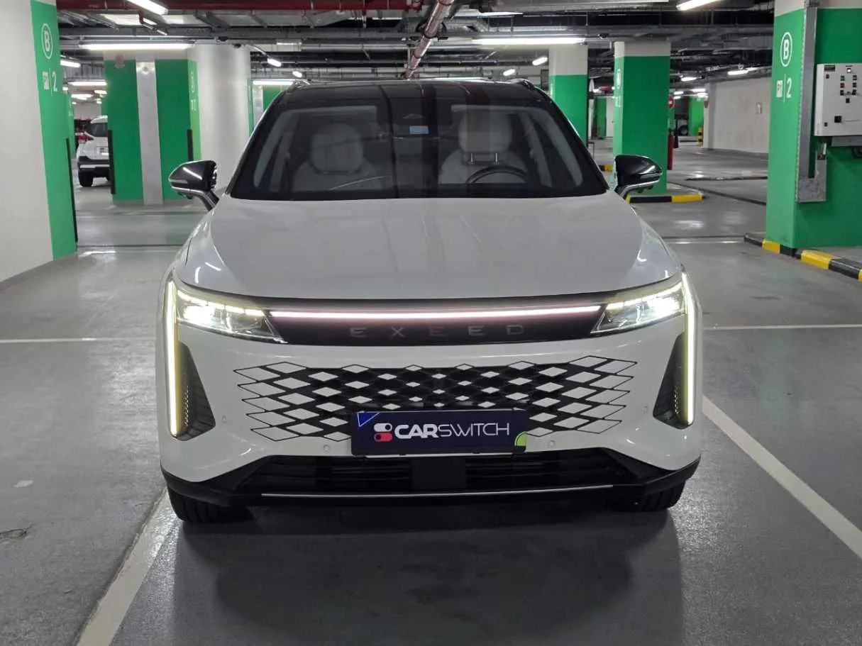 Car image 2