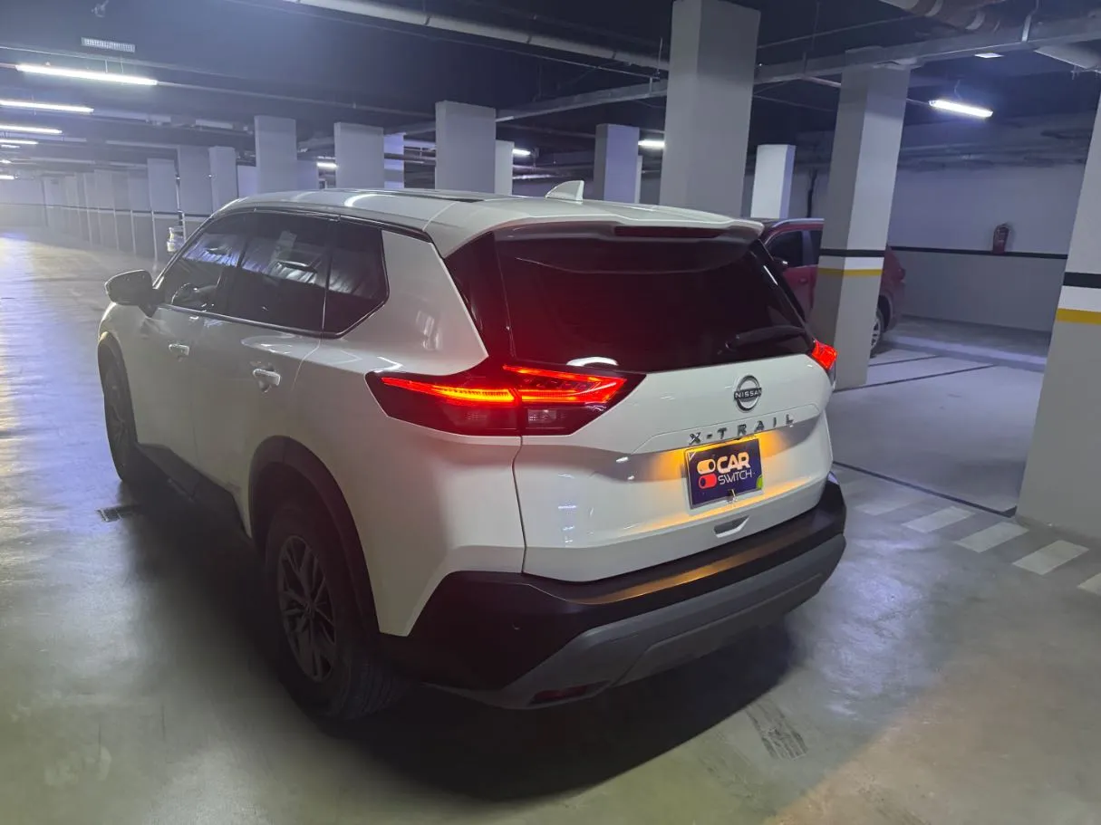 Car image 7