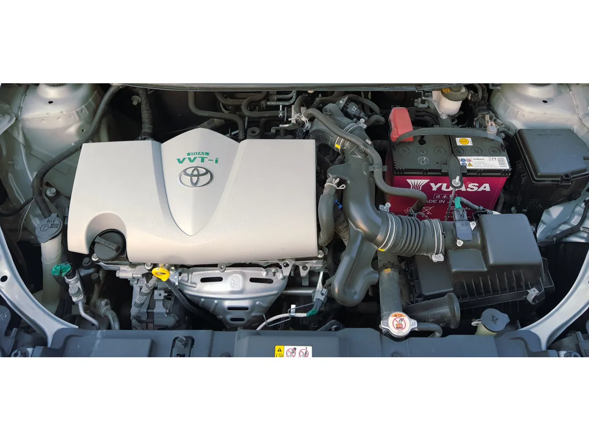 Car image 10