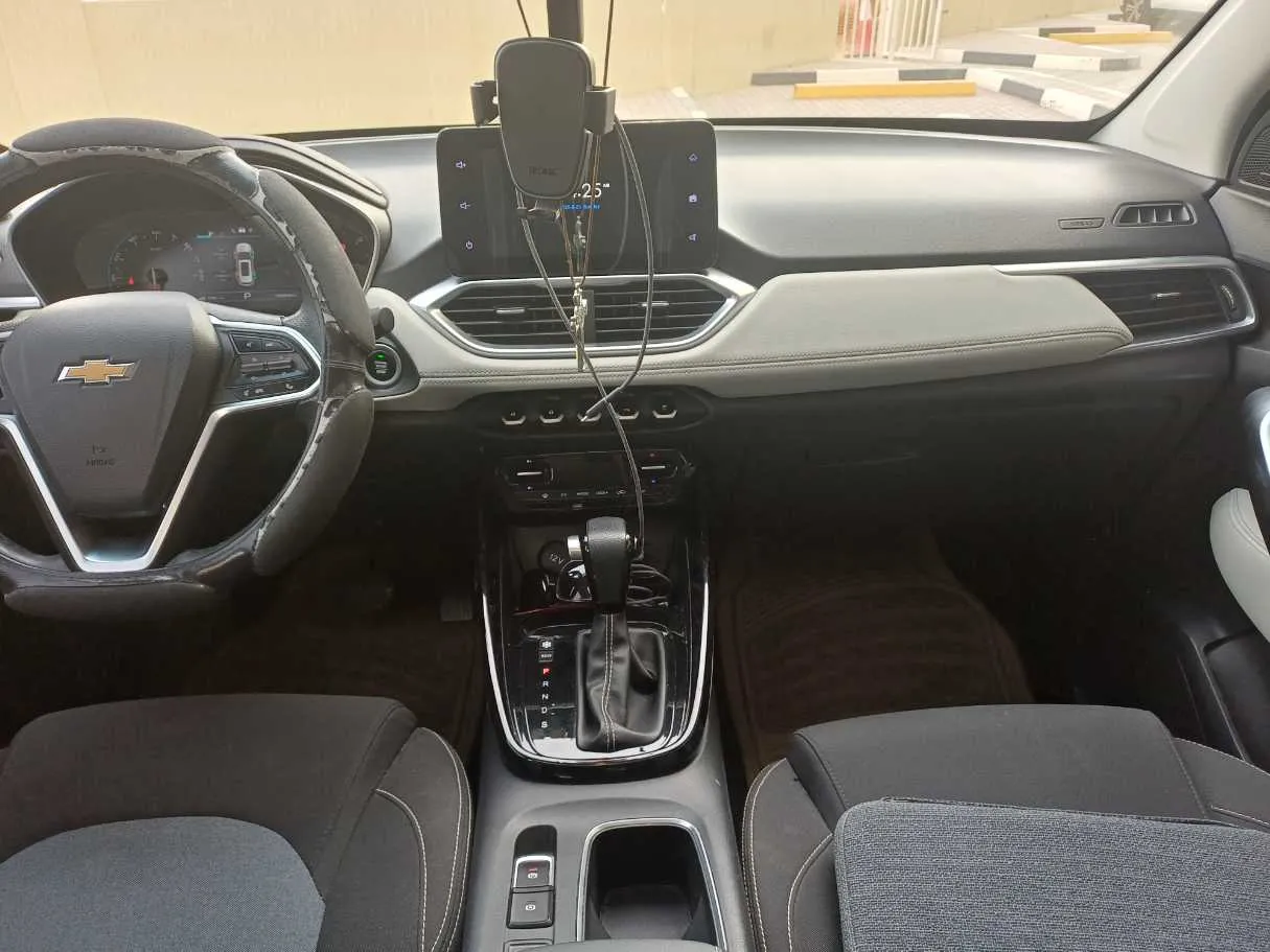 Car image 16