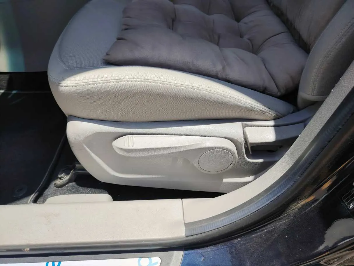 Car image 31
