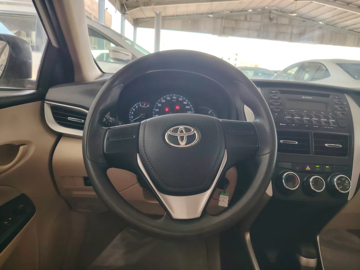 Car image 24