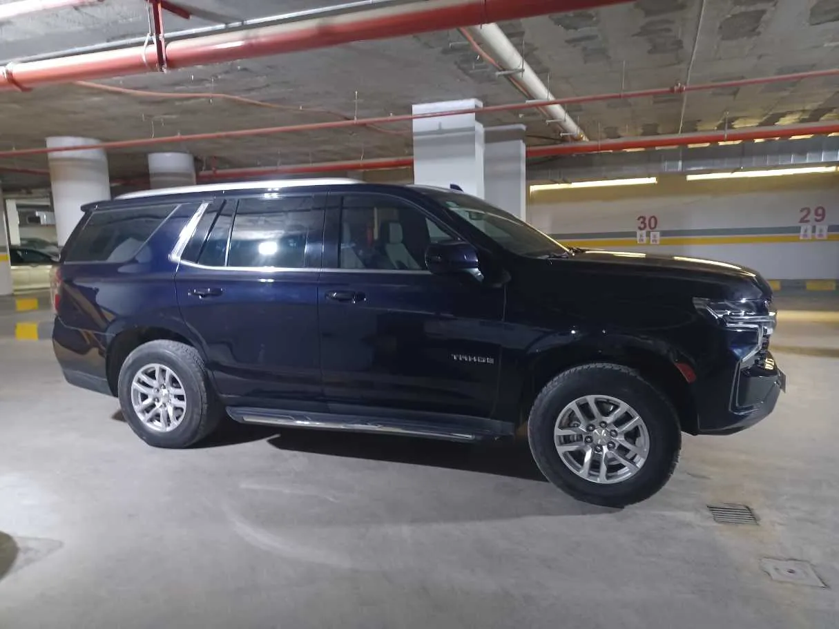 Car image 4