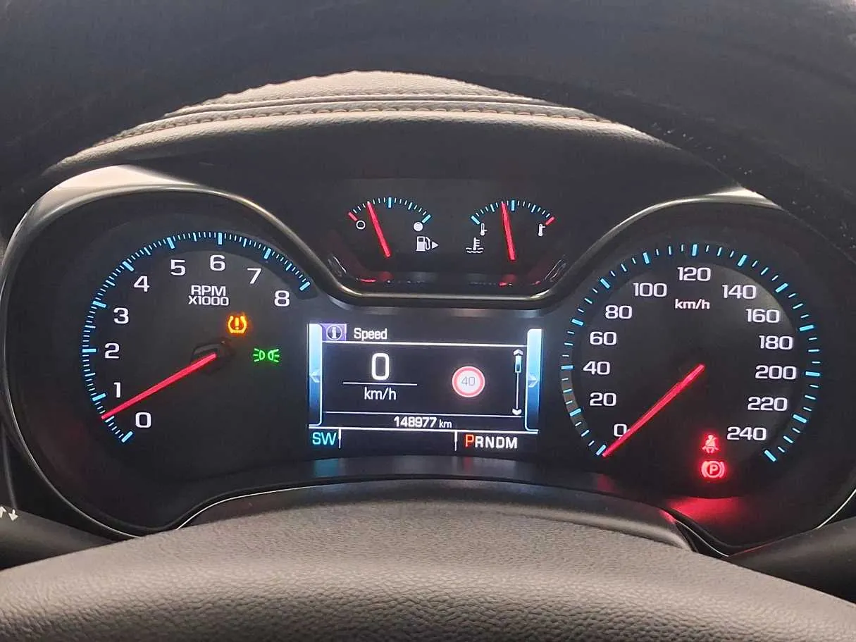 Car image 25