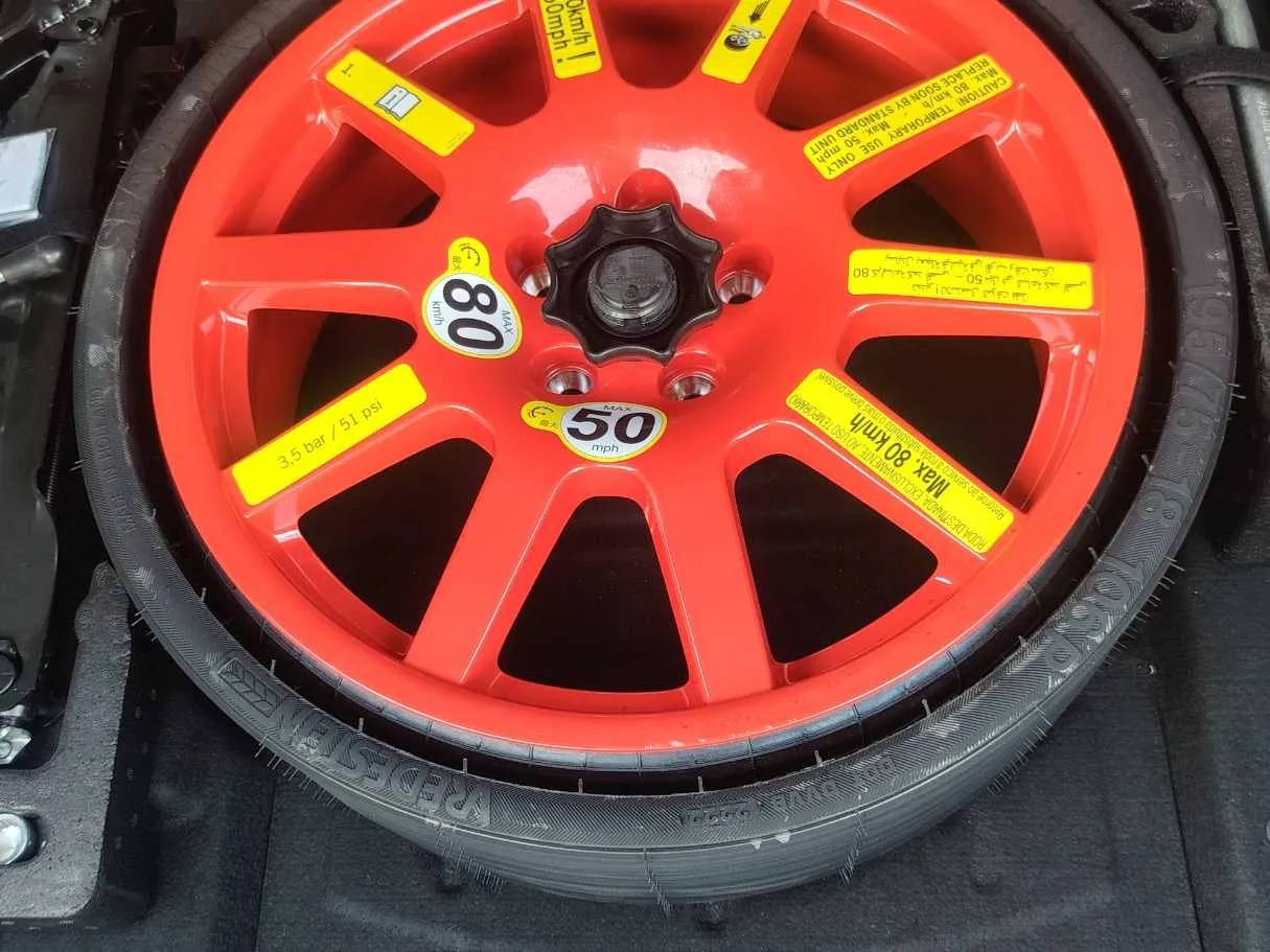 Car image 38
