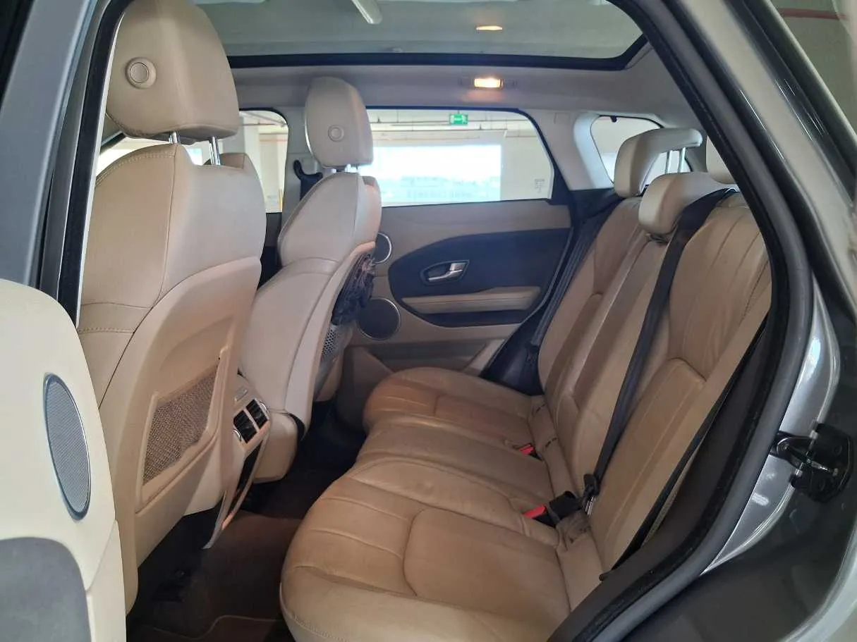 Car image 13