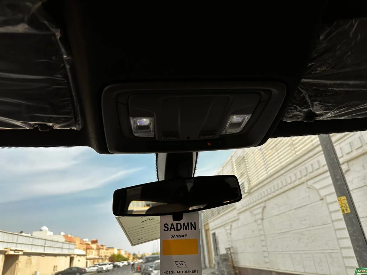 Car image 23