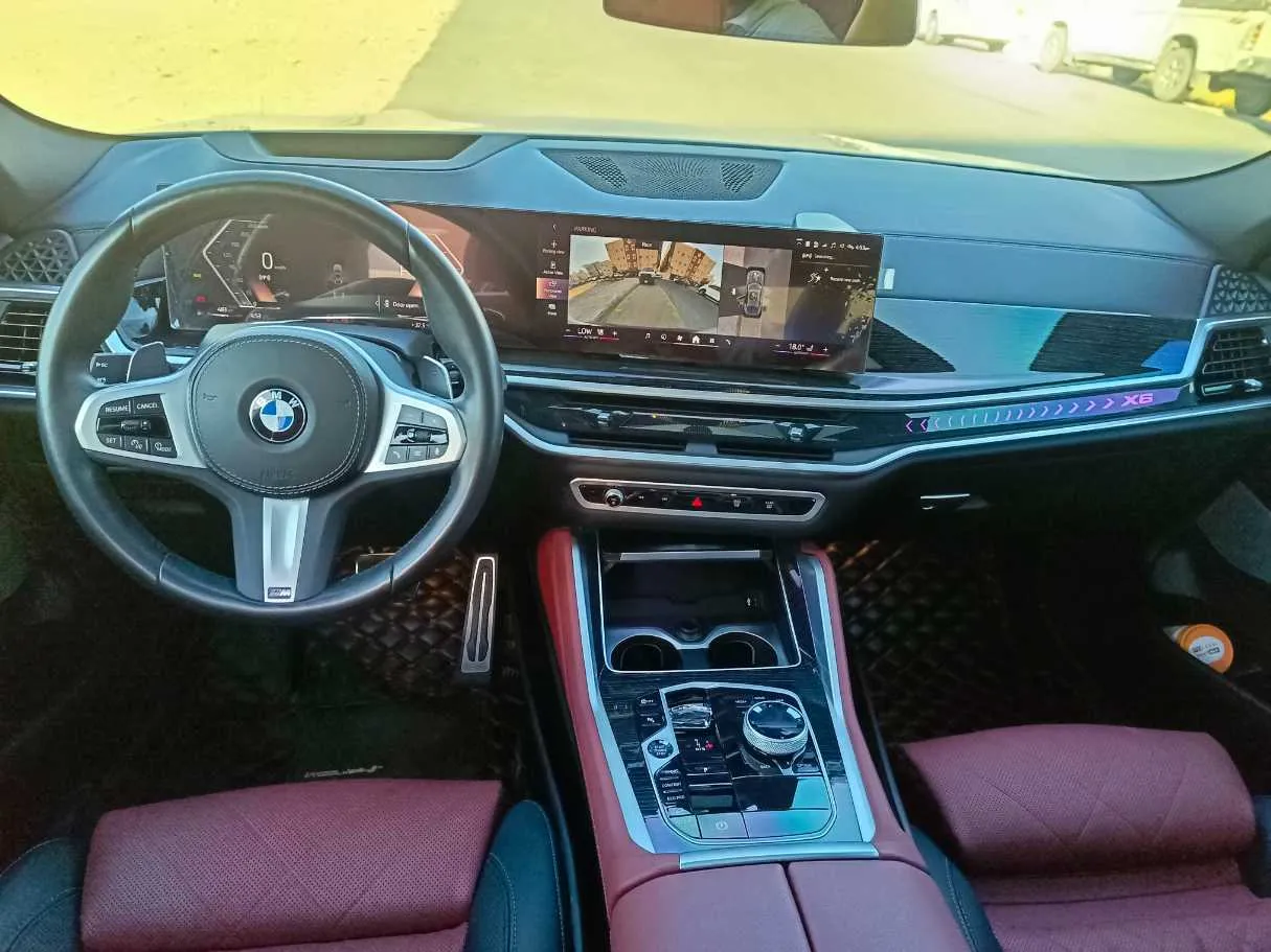 Car image 25