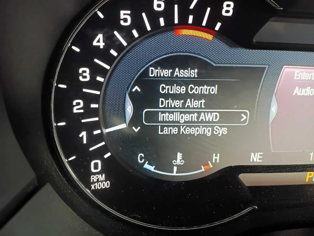 Car image 25