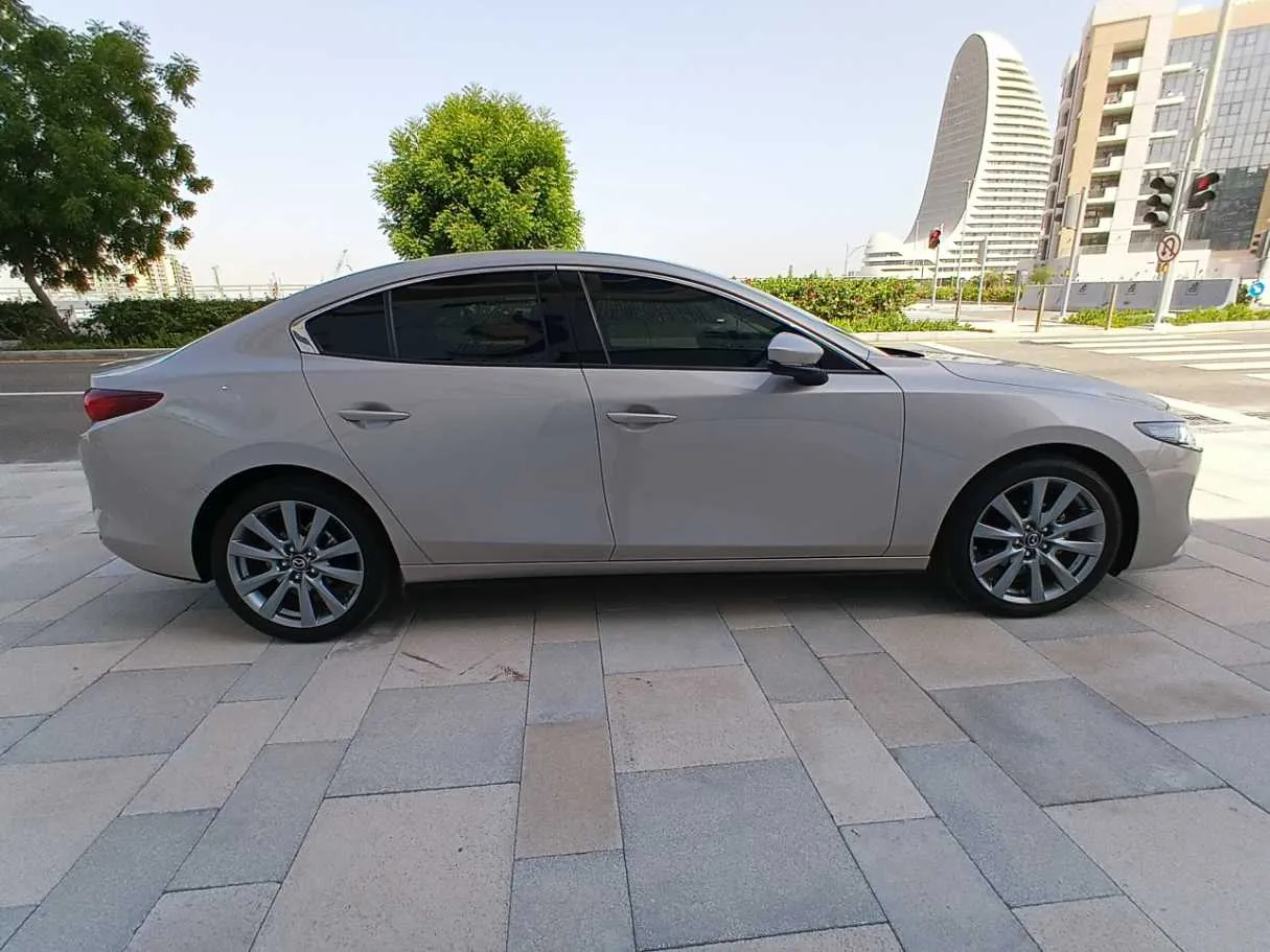Car image 8