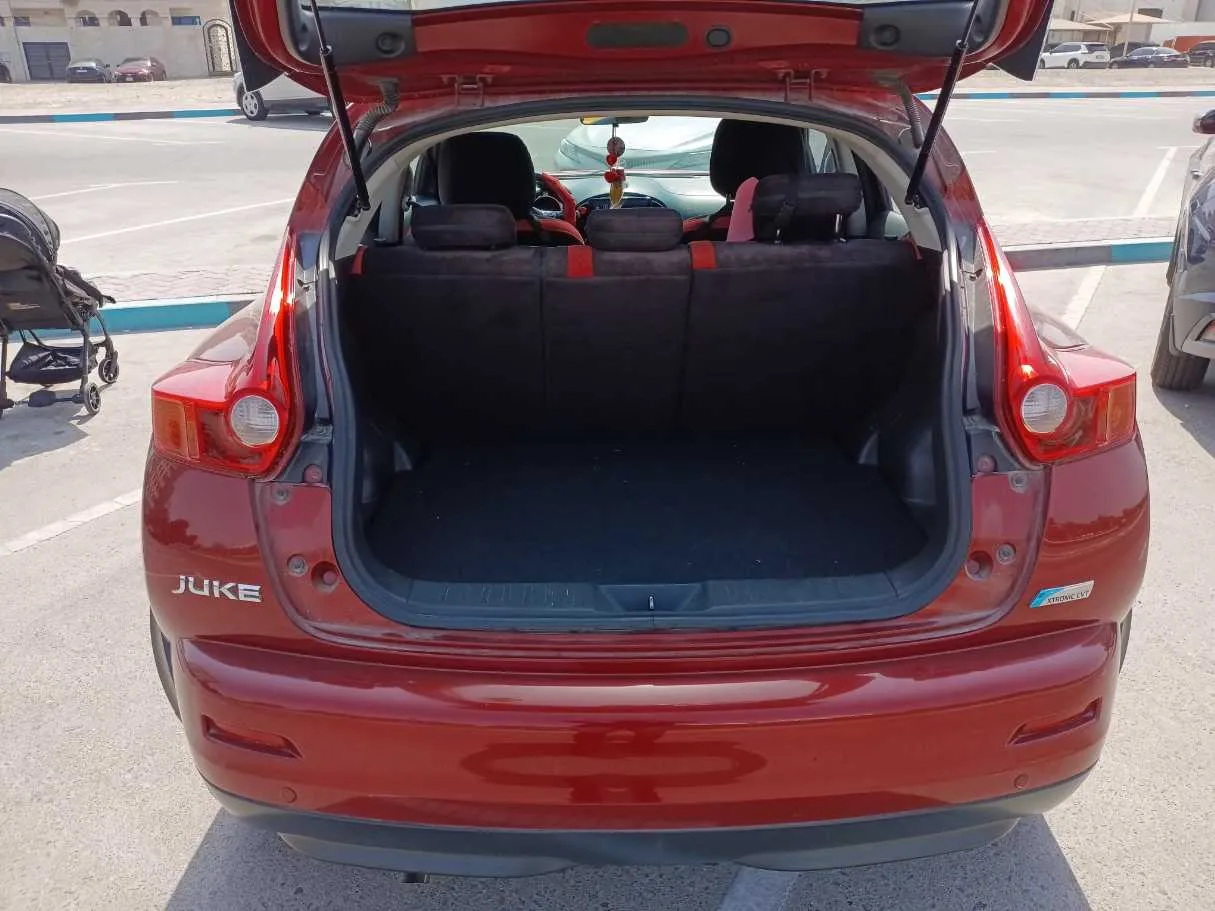 Car image 19
