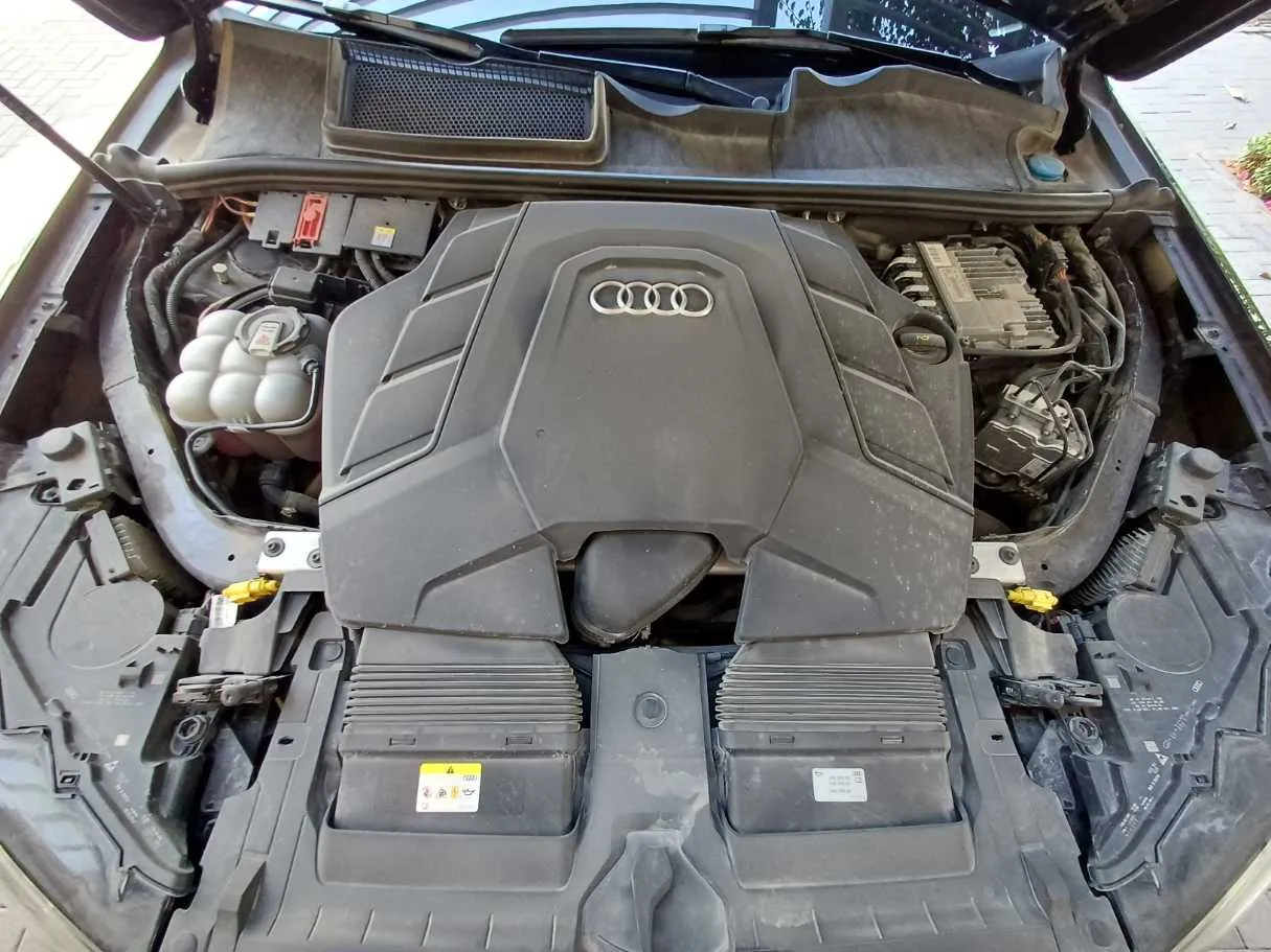 Car image 22